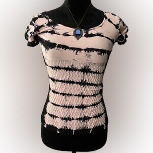 NWT Elegant Black and Pink O/S Women's Short Sleeve Top